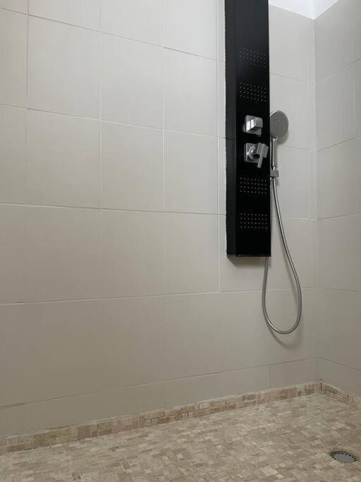 Rare ! Spacieux T3 En Roof-Top Au Barachois - 2 Ch Climatisees - 6 Couchages - Proche Aeroport Сен-Дені Екстер'єр фото