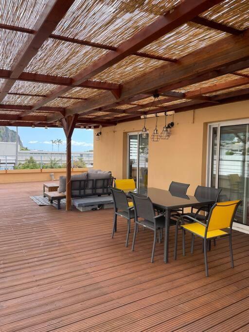 Rare ! Spacieux T3 En Roof-Top Au Barachois - 2 Ch Climatisees - 6 Couchages - Proche Aeroport Сен-Дені Екстер'єр фото